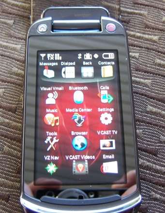 Motorola Krave ZN4 display
