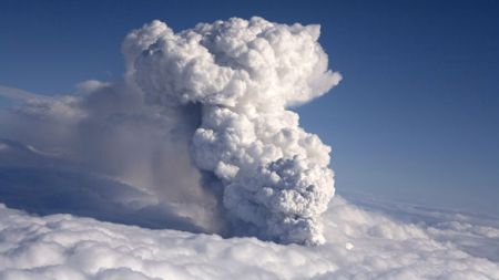 vulcano islandese nube