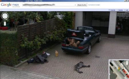 google street view mistero uomo nudo