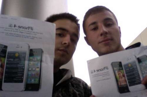 iPhone 4s primi acquirenti