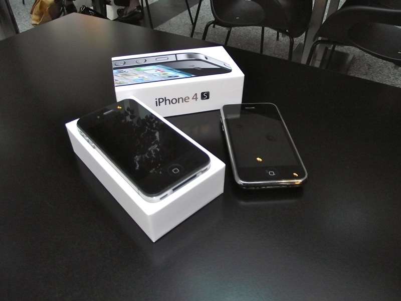 iPhone 4s unboxing