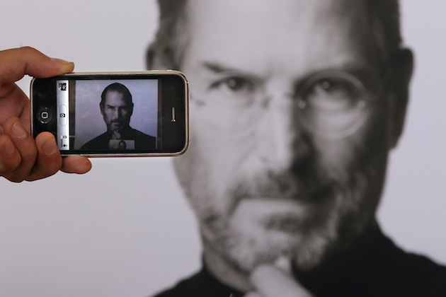 The UK Reacts To The Death Of Apple Co Founder Steve Jobs