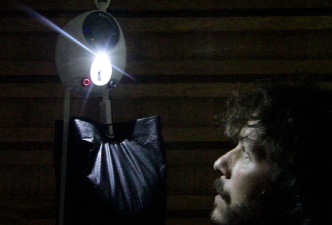 lampada alimentata gravità