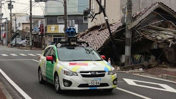Google Car tra le rovine