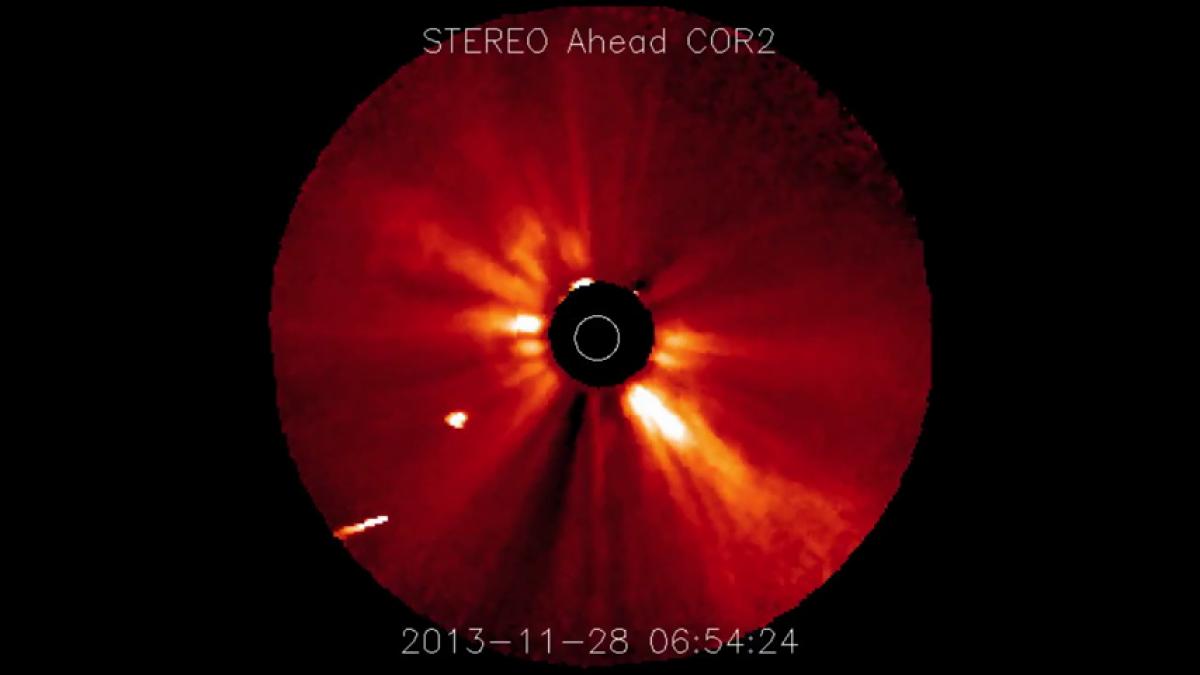 Cometa Ison si disintegra al passaggio vicino al Sole VIDEO