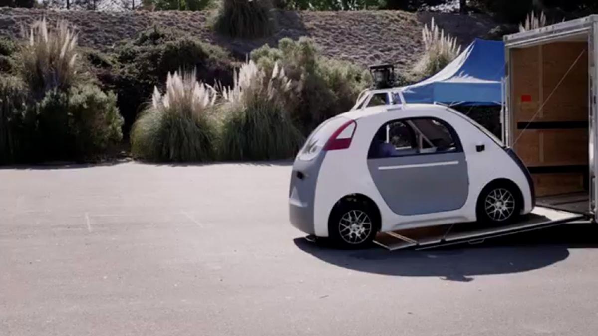 Google Car senza volante né pedali guidano da sole