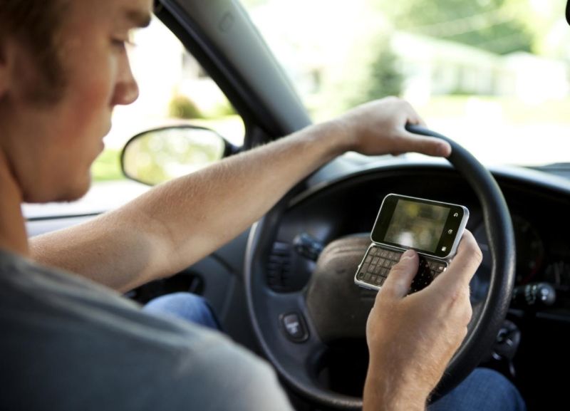 Smartphone alla guida