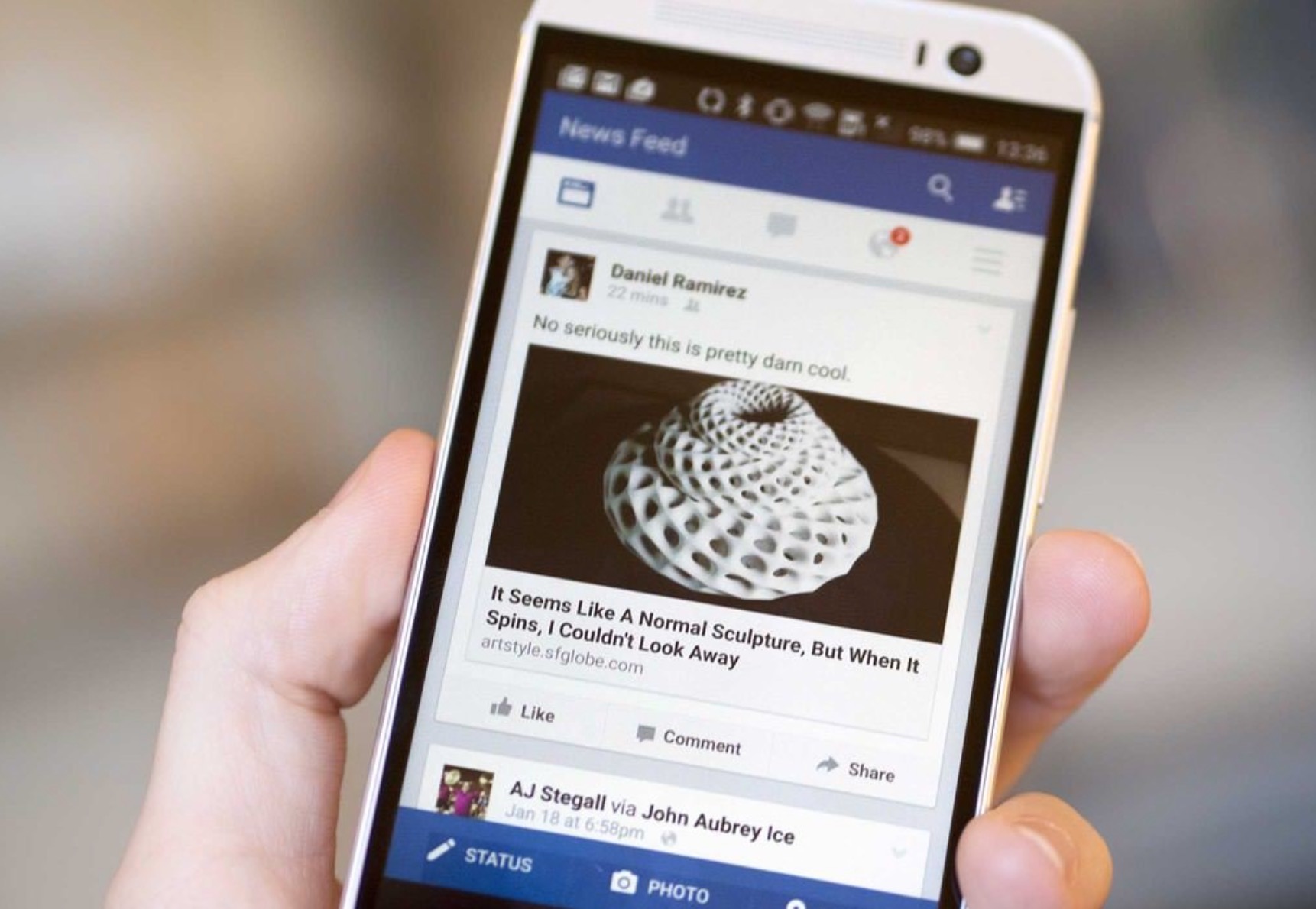 Facebook News Feed su smartphone