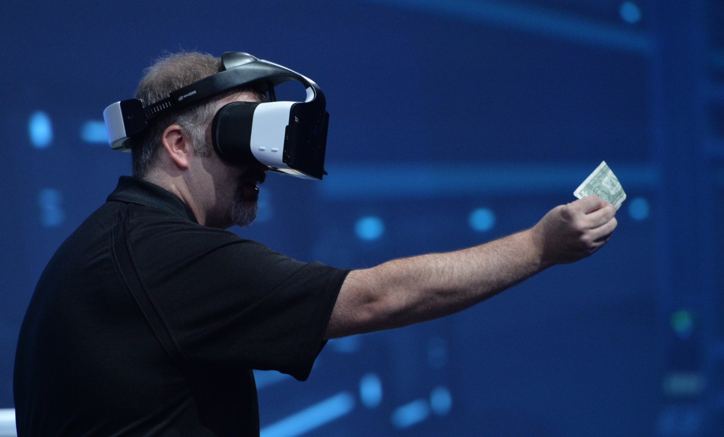 Intel Project Alloy visore realtà virtuale e aumentata