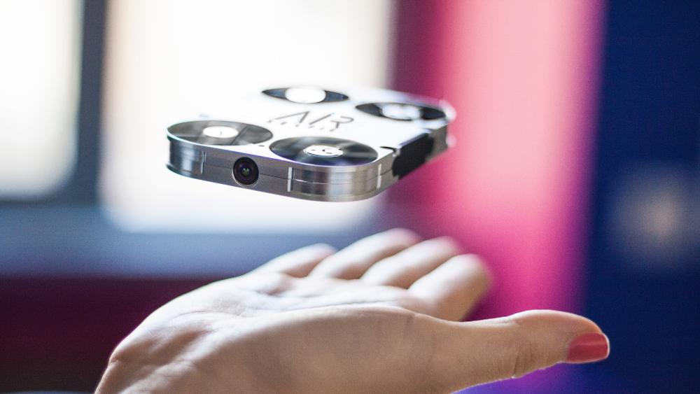 AirSelfie drone per selfie volanti