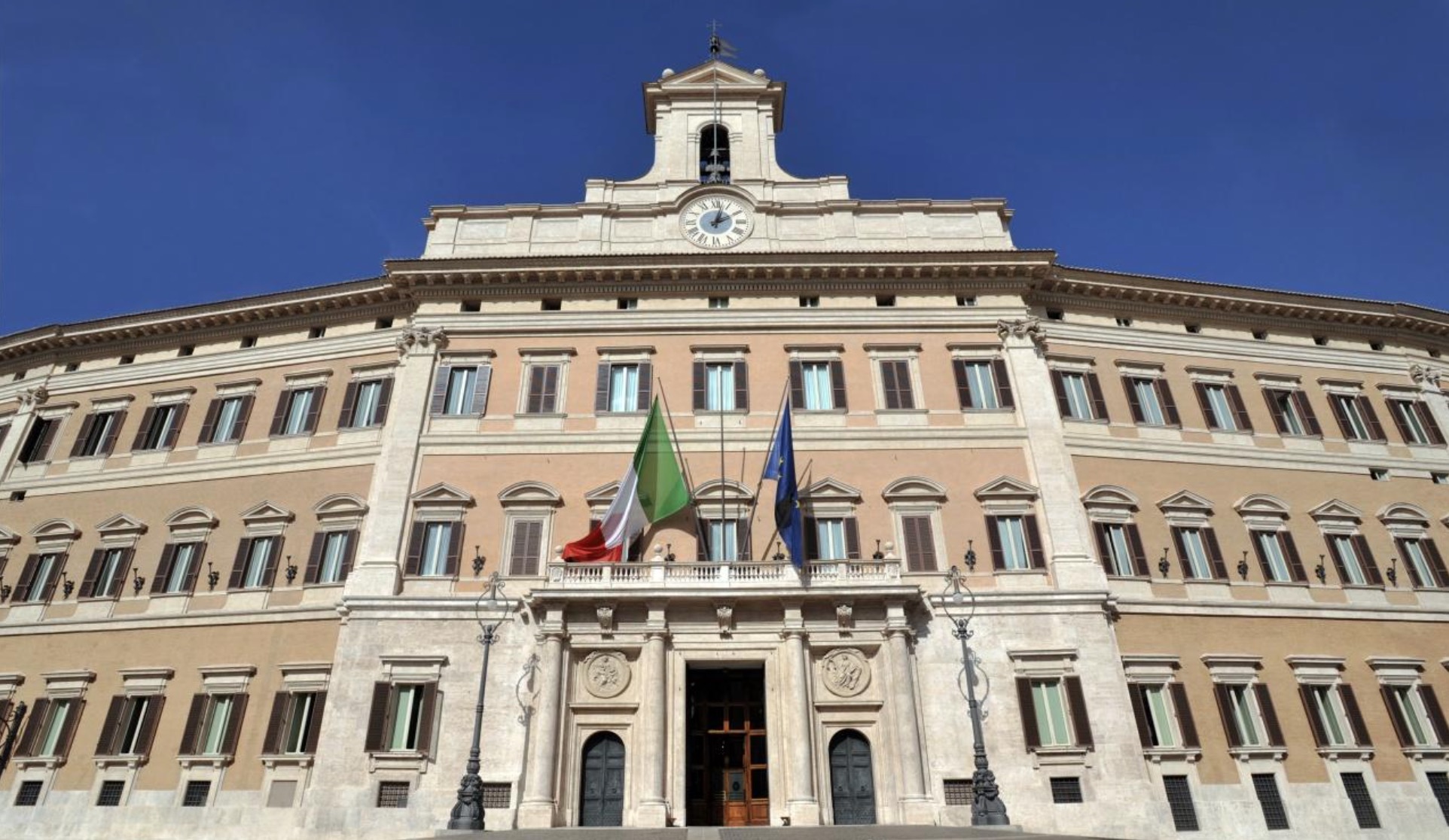 Renzi dimesso referendum costituzionale NO GIF web divertenti