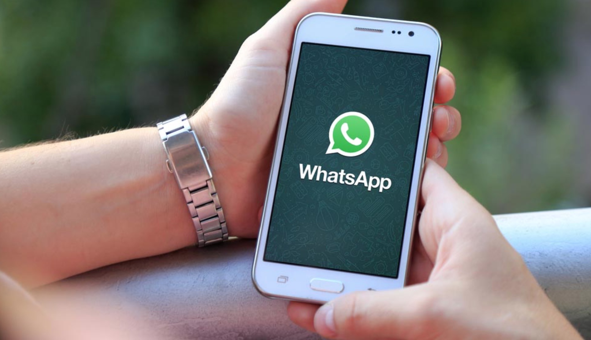 Nuova truffa WhatsApp falso aggiornamento