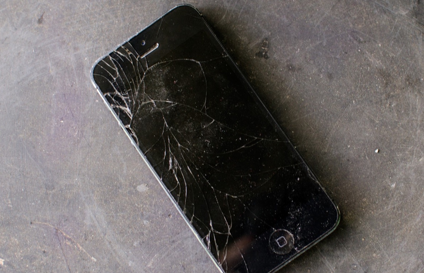 Schermo iPhone 5s rotto