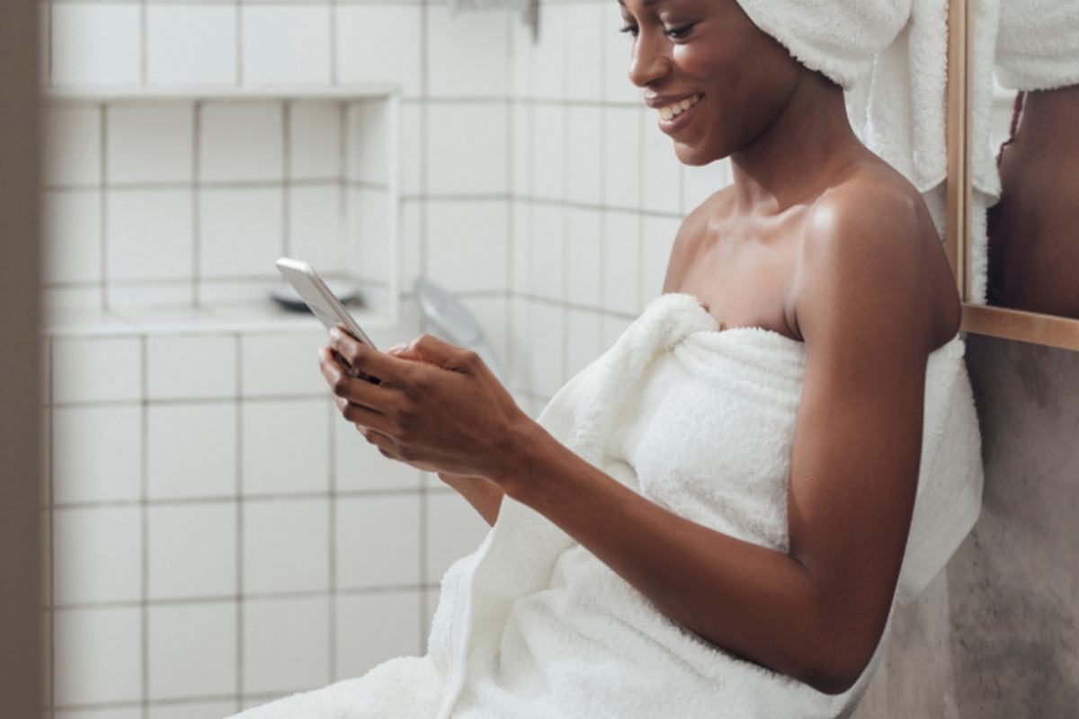 Pericolo dello smartphone in bagno