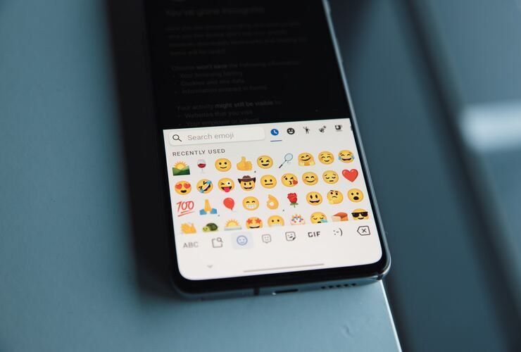 Usare le emoji su WhatsApp