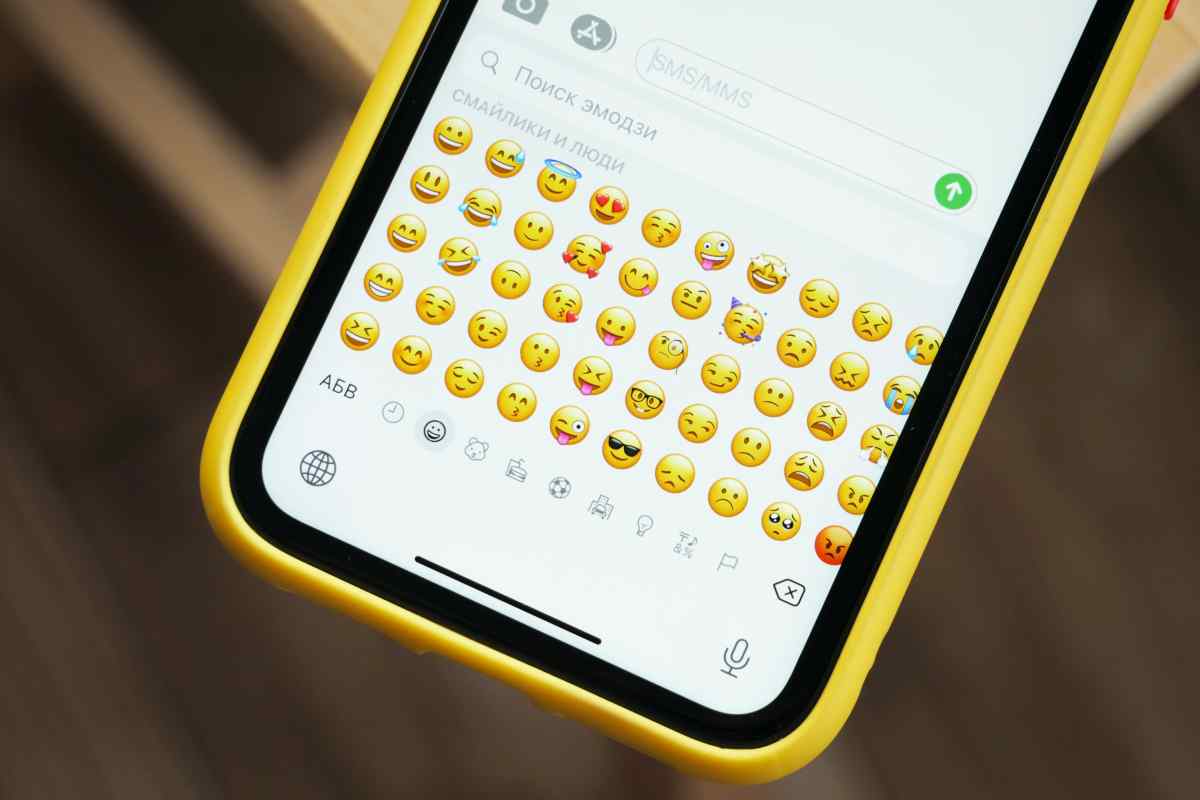 le emoji di Whatsapp non ti bastano? Falle personalizzate così
